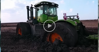 Tractors In Dangerous Conditions-Mega Heavy Machinery In Operation! John Deere Vs Crazy Driver !?