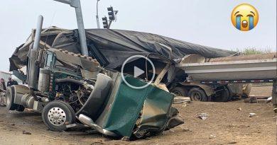 Dangerous Heavy Equipment Excavator Operator Skill – Truck Fail Compilation
